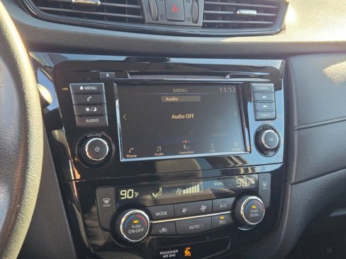 Used 2020 Nissan Rogue SV image 23