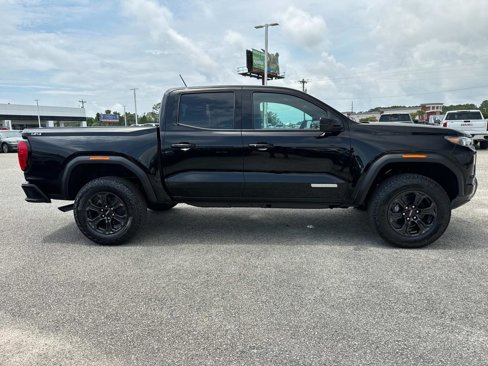 New 2025 GMC Canyon Elevation w/ Convenience Package image 2