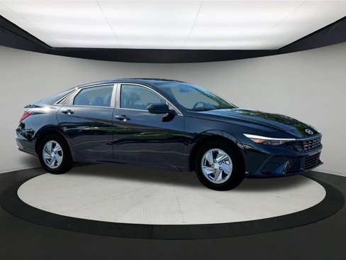 New 2025 Hyundai Elantra SE image 10