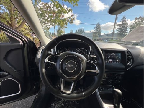 Used 2018 Jeep Compass Latitude w/ Popular Equipment Group image 8