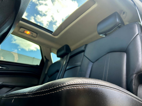 Used 2012 Cadillac SRX Luxury image 9