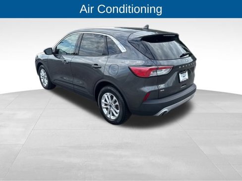 Used 2020 Ford Escape SE image 8