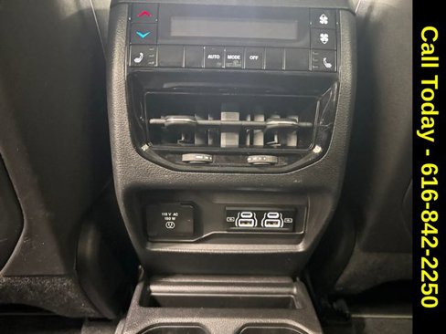 Used 2022 Jeep Grand Cherokee L Limited image 16
