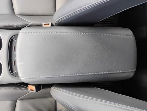 Used 2023 Toyota Venza XLE image 25