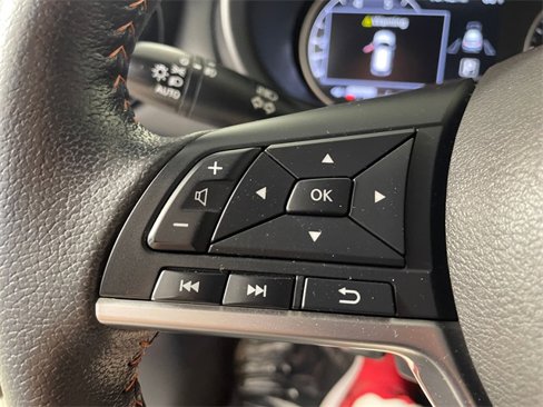 Used 2019 Nissan Kicks SR image 12