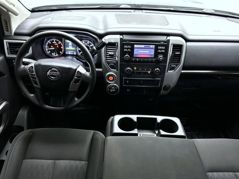Used 2017 Nissan Titan SV image 12