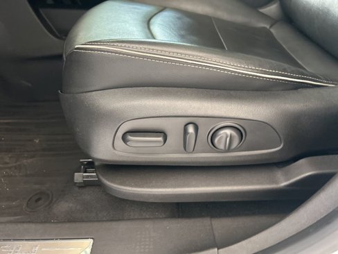 Used 2018 GMC Terrain Denali w/ Advanced Safety Package image 41