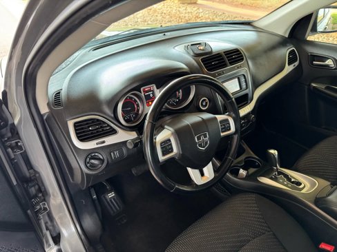 Used 2020 Dodge Journey SE w/ SE Popular Equipment Group image 10