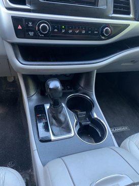Used 2017 Toyota Highlander LE image 15