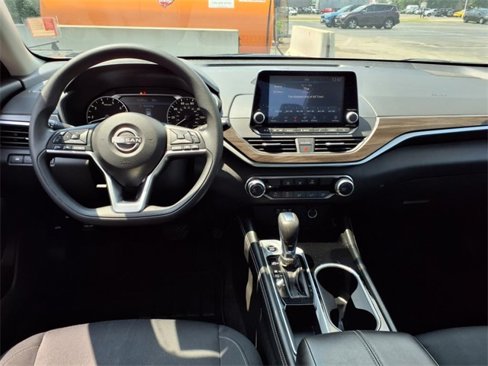 Used 2023 Nissan Altima 2.5 SV image 17