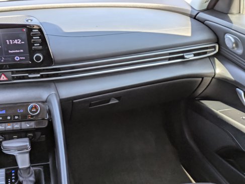 Used 2021 Hyundai Elantra SEL w/ Convenience Package image 17