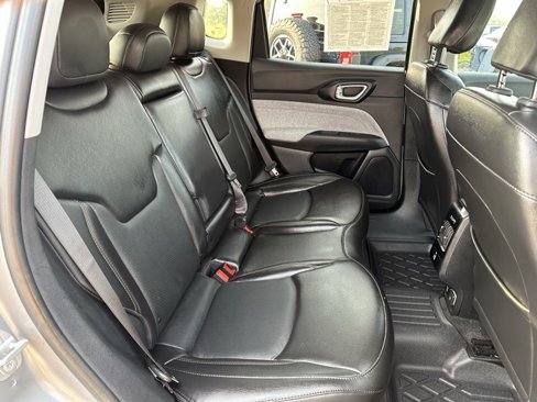 Certified 2022 Jeep Compass Latitude image 13