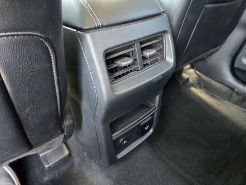 Used 2024 Ford Edge Titanium image 27