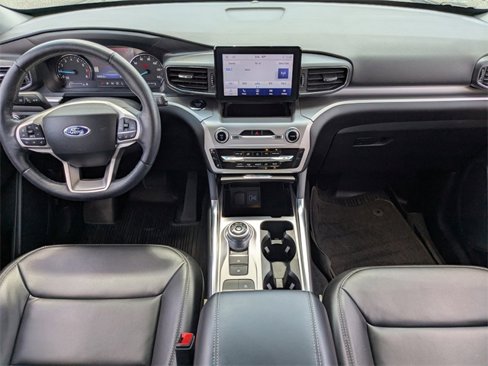 Used 2022 Ford Explorer XLT w/ Equipment Group 202A image 15