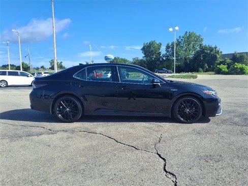 Used 2021 Toyota Camry XSE image 2
