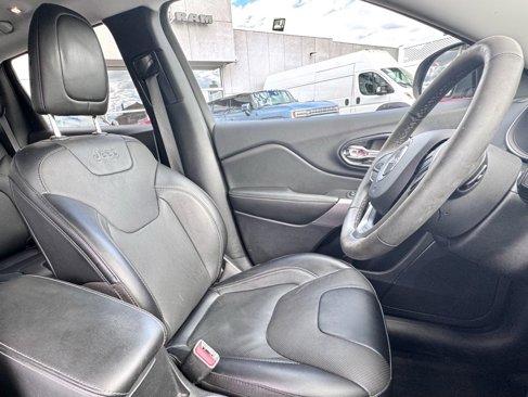 Certified 2022 Jeep Cherokee Limited w/ Mopar Interior Package image 19