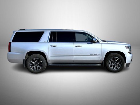 Used 2016 Chevrolet Suburban LTZ image 4