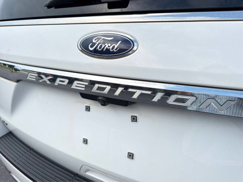 Used 2018 Ford Expedition XLT image 25