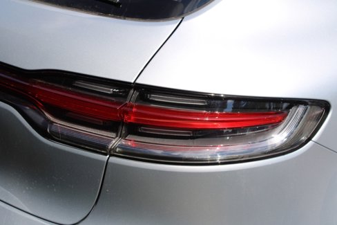 Certified 2024 Porsche Macan image 12