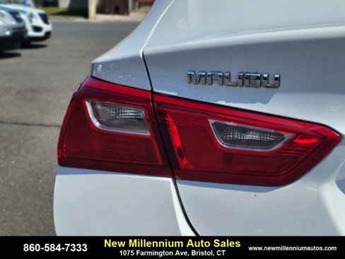 Used 2023 Chevrolet Malibu LT image 9