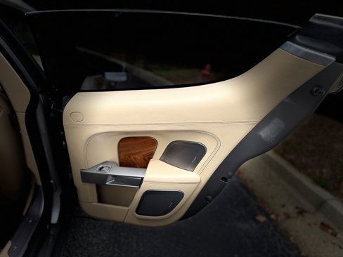 Used 2011 Aston Martin Rapide Luxe image 24