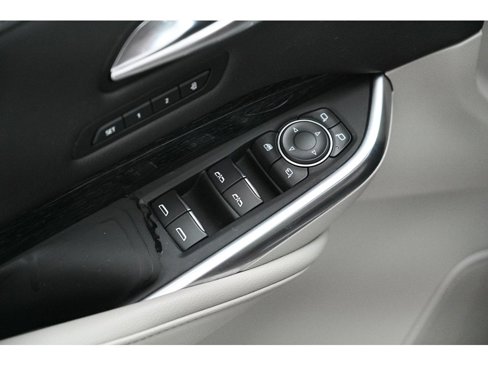Used 2020 Cadillac XT4 Premium Luxury w/ Cold Weather Package image 30