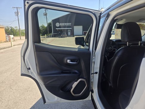 Used 2016 Jeep Renegade Limited image 6