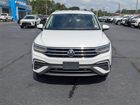 Used 2022 Volkswagen Tiguan SE image 8