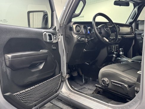 Used 2020 Jeep Gladiator Sport w/ Quick Order Package 24S image 10