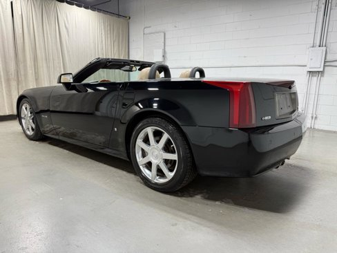 Used 2007 Cadillac XLR image 4