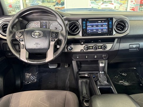 Used 2017 Toyota Tacoma TRD Sport image 31