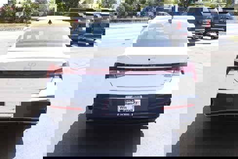 New 2025 Hyundai Elantra Limited image 4