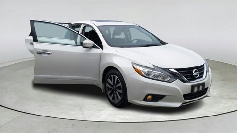 Used 2017 Nissan Altima 2.5 SV w/ Convenience Package image 8
