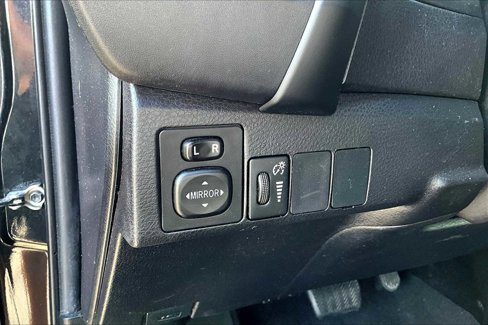 Used 2018 Toyota Corolla LE image 30