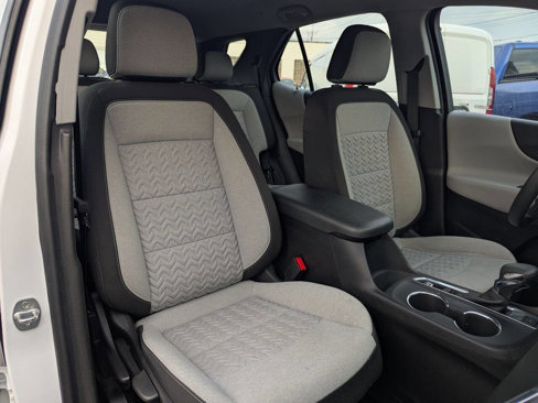 Used 2022 Chevrolet Equinox LS image 11