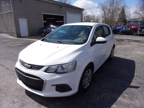 Used 2017 Chevrolet Sonic LT image 3