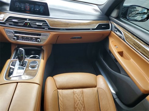 Used 2016 BMW 740i image 16