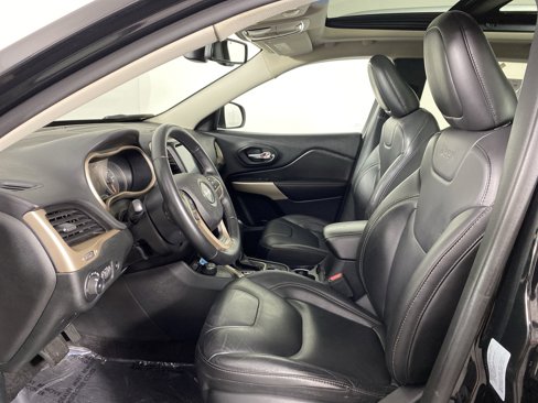 Used 2018 Jeep Cherokee Limited image 16