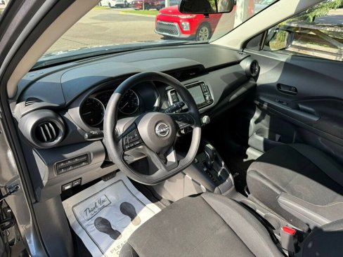 Used 2024 Nissan Kicks S image 3