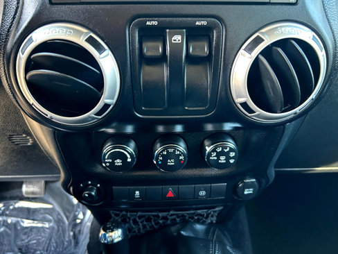 Used 2011 Jeep Wrangler Rubicon w/ Dual Top Group image 13