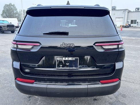 Used 2023 Jeep Grand Cherokee L Laredo image 6