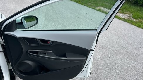 Used 2020 Hyundai Kona SEL image 36