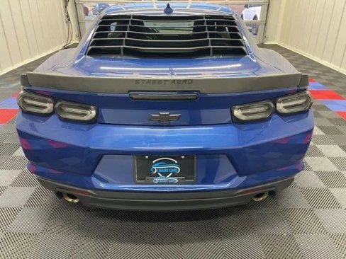 Used 2019 Chevrolet Camaro LT image 4