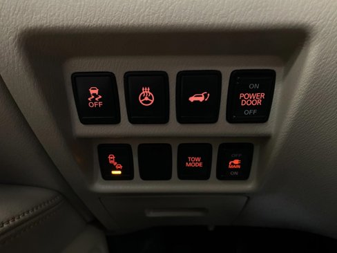 Used 2016 Nissan Pathfinder SL w/ SL Tech Package image 16