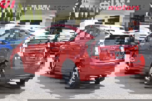 Used 2014 Toyota Prius Two image 2