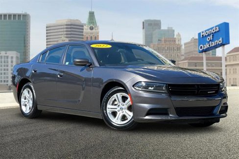 Used 2022 Dodge Charger SXT image 2