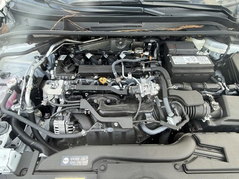 Used 2025 Toyota Corolla LE image 9