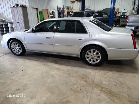 Used 2009 Cadillac DTS w/ Sun And Sound Package image 5