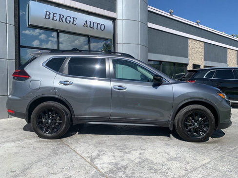 Used 2018 Nissan Rogue SV w/ Premium Package image 6