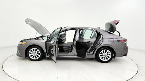 Used 2023 Toyota Camry LE image 9